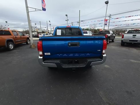 Used 2017 Toyota Tacoma TRD Off-Road w/ Tow Package image 3