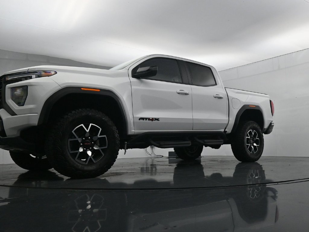 Used 2024 GMC Canyon AT4X AWD/4WD image 34