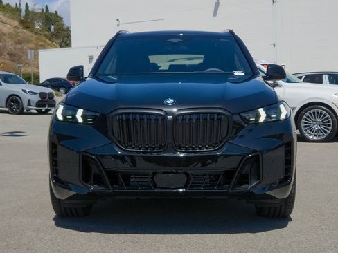 New 2026 BMW X5 xDrive40i w/ M Sport Package AWD/4WD image 3