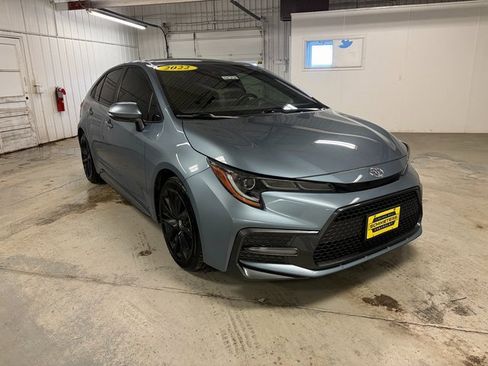 Used 2022 Toyota Corolla SE image 3