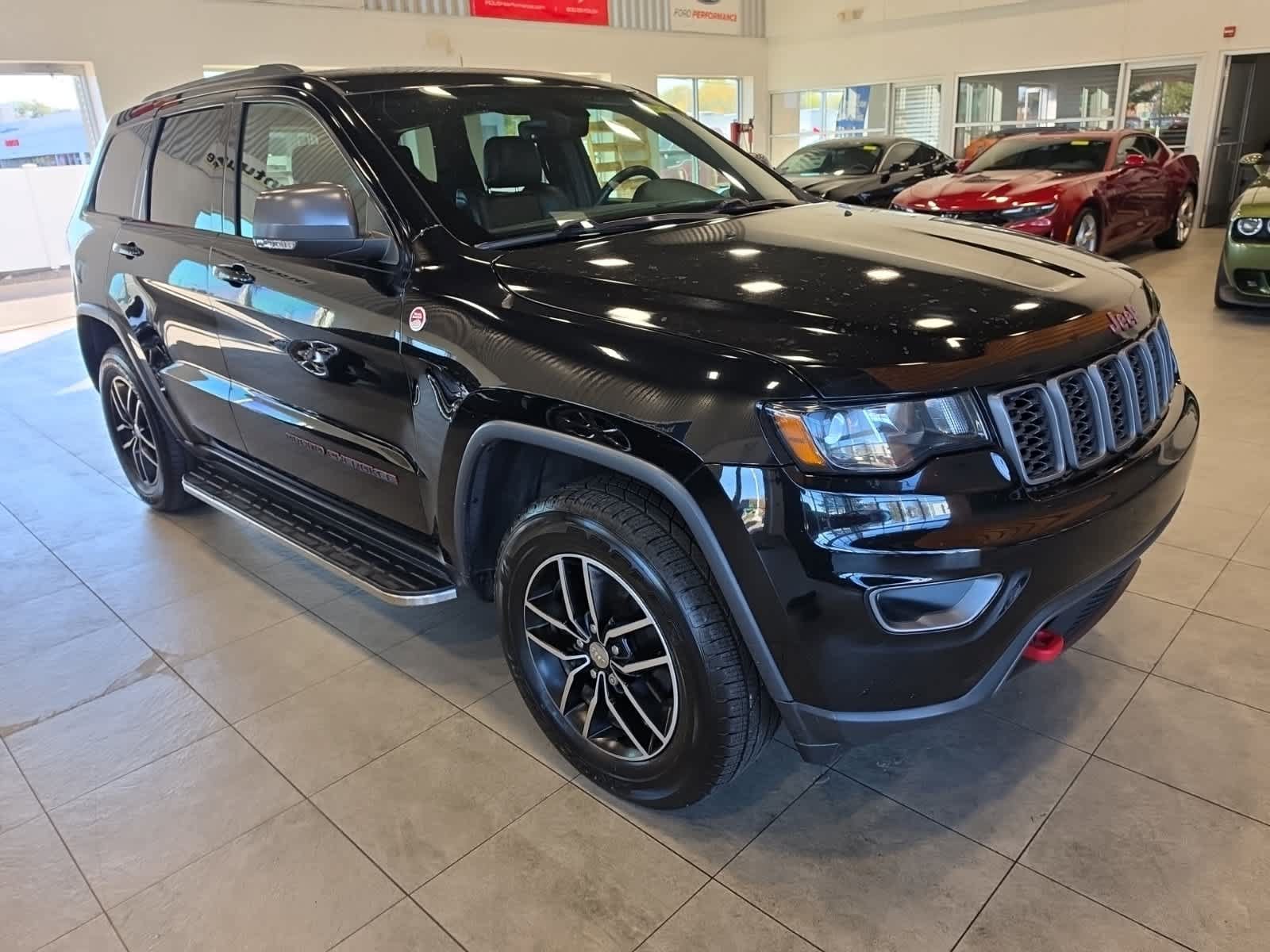 Used 2017 Jeep Grand Cherokee Trailhawk AWD/4WD image 4