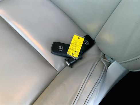 Used 2016 Toyota Highlander XLE FWD image 14
