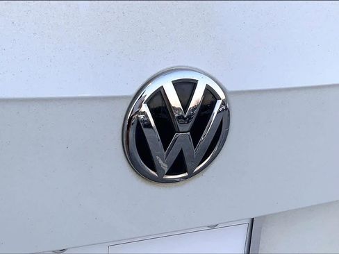 Used 2018 Volkswagen Tiguan S image 10