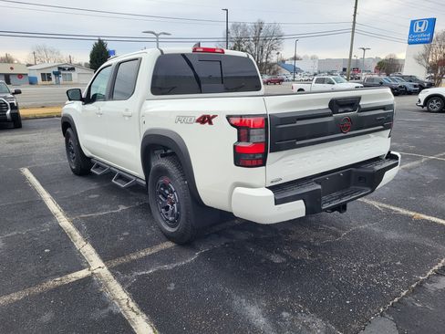 Used 2025 Nissan Frontier PRO-4X w/ Pro Convenience Package image 6