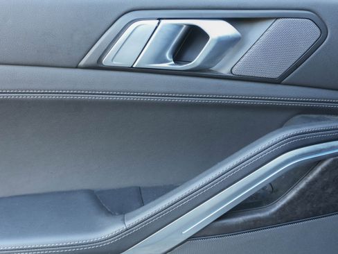 Certified 2024 BMW X6 xDrive40i w/ Premium Package image 31