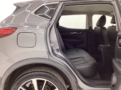 Used 2018 Nissan Rogue Sport SL image 21