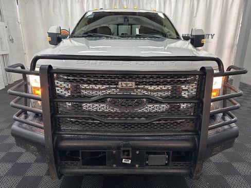 Used 2018 Ford F350 Lariat w/ Lariat Ultimate Package AWD/4WD image 3