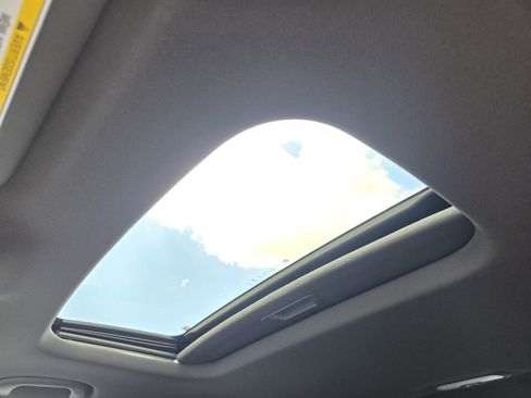 New 2026 Chevrolet Trax RS w/ Sunroof Package FWD image 11