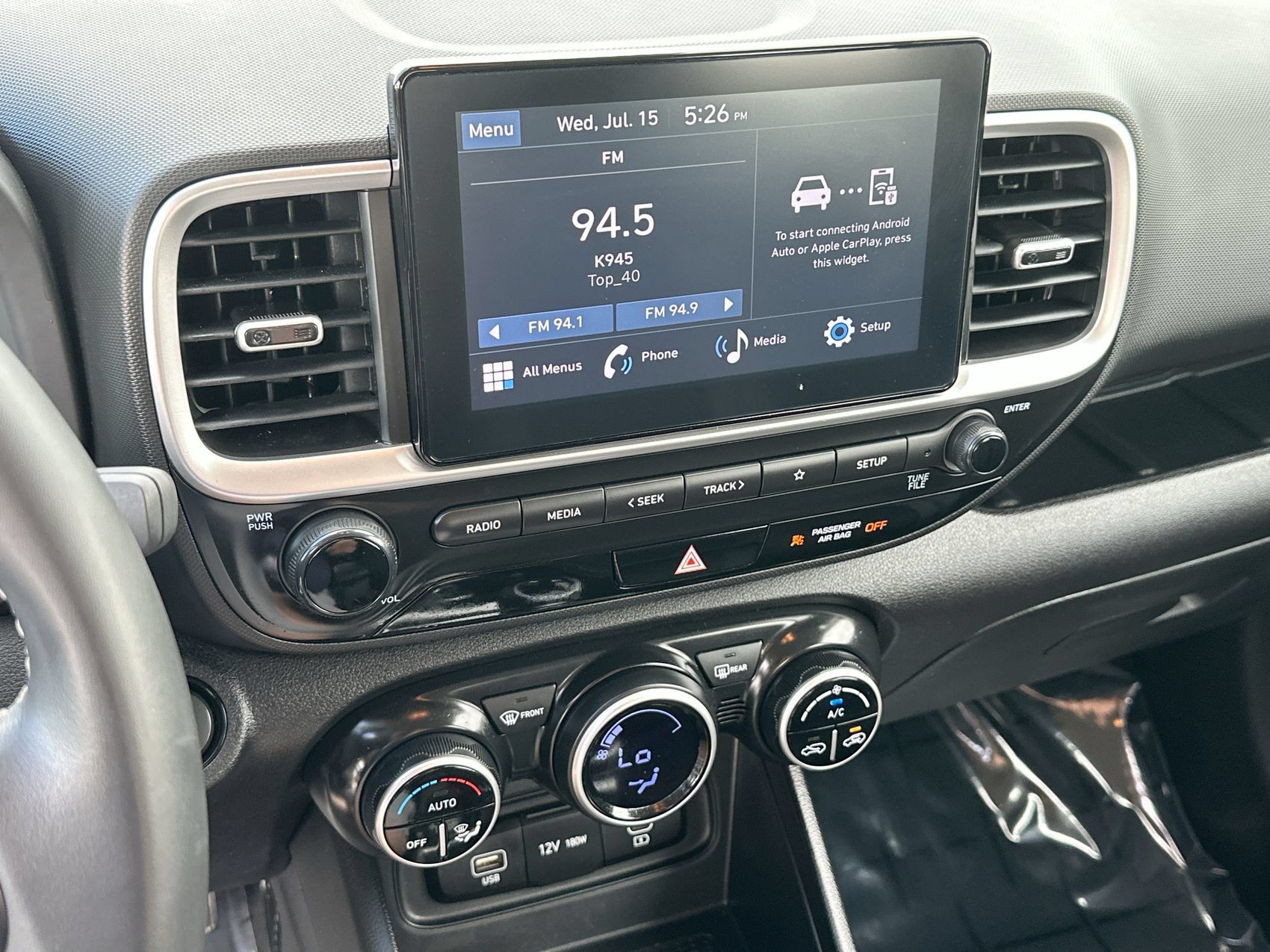 Used 2025 Hyundai Venue SEL FWD image 16
