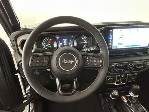 Used 2024 Jeep Wrangler Unlimited w/ Convenience Group AWD/4WD image 14