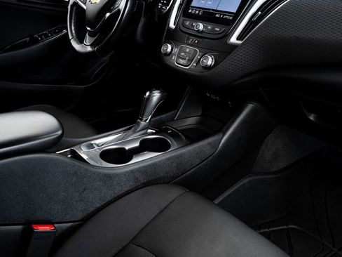 Used 2020 Chevrolet Malibu RS image 28