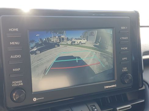 Used 2021 Toyota RAV4 XLE Premium image 29