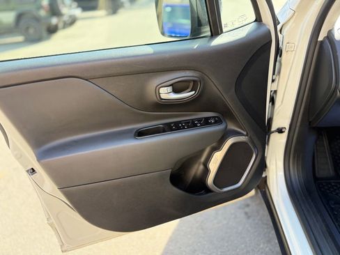 Used 2023 Jeep Renegade Limited AWD/4WD image 19
