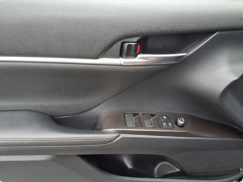 Used 2021 Toyota Camry XSE image 13