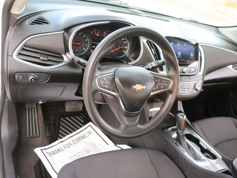 Used 2020 Chevrolet Malibu LT image 15