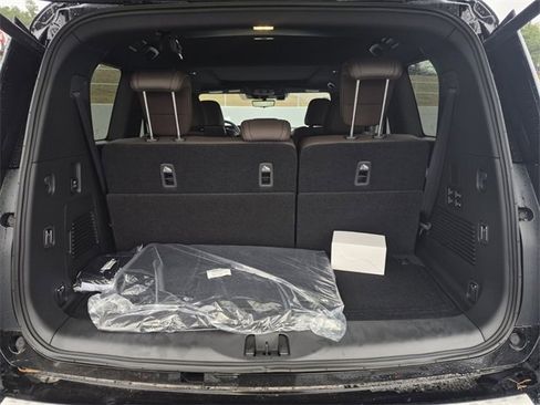 New 2025 Nissan Armada Platinum image 7