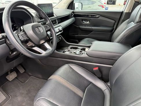 Used 2023 Honda Pilot Touring image 17