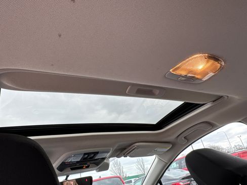 Used 2022 Subaru Impreza Premium image 8