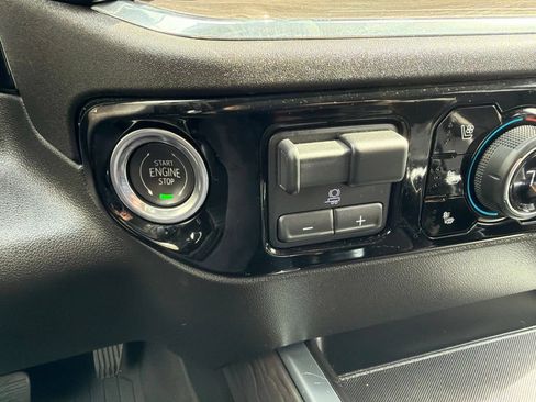 Used 2023 Chevrolet Silverado 1500 LTZ AWD/4WD image 94
