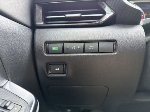 Used 2021 Nissan Sentra SR w/ SR Premium Package image 21