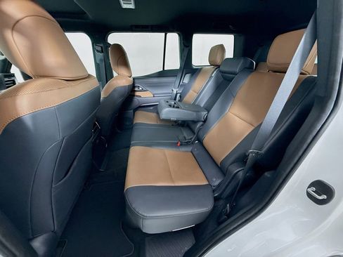 Certified 2024 Lexus GX 550 w/ Accessory Package (Z1) AWD/4WD image 26
