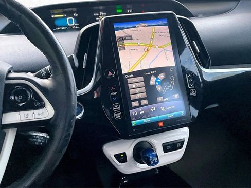 Used 2018 Toyota Prius Four Touring image 10