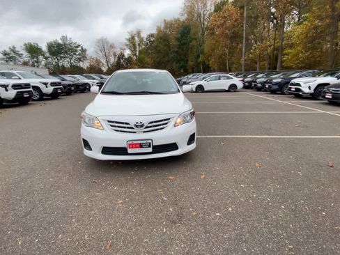 Used 2013 Toyota Corolla LE image 9