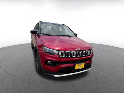 Used 2025 Jeep Compass Limited AWD/4WD image 2