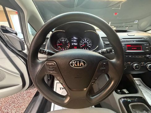 Used 2017 Kia Forte LX FWD image 16