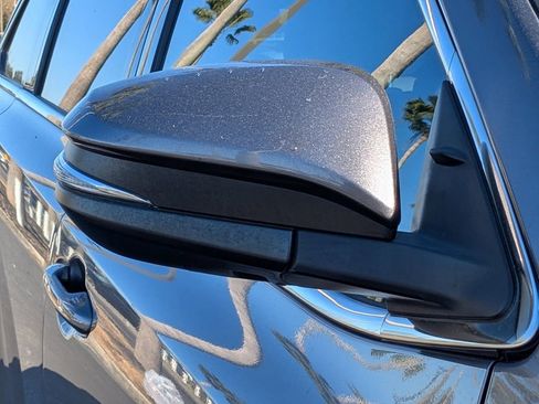 Used 2017 Toyota Highlander image 12