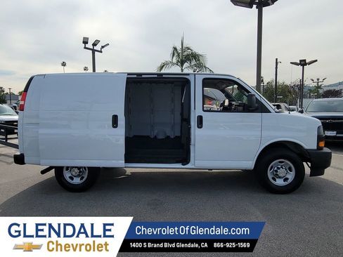 New 2026 Chevrolet Express 2500 w/ Driver Convenience Package RWD image 11