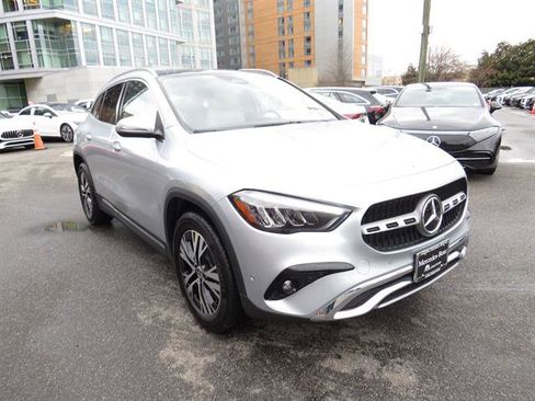 Used 2025 Mercedes-Benz GLA 250 4MATIC image 4