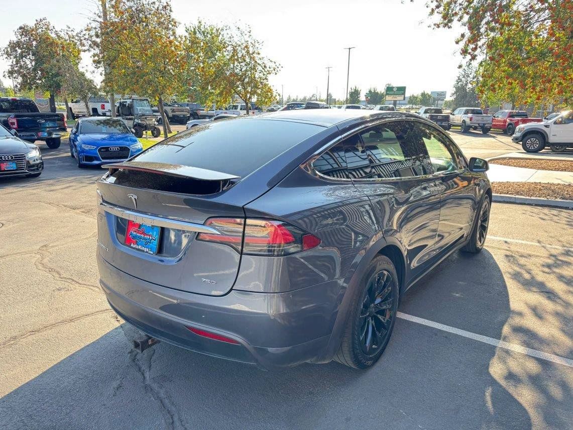 Used 2018 Tesla Model X 75D AWD/4WD image 5
