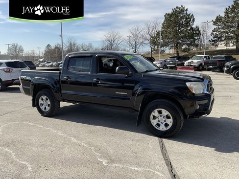 Used 2015 Toyota Tacoma 4x4 Double Cab image 1