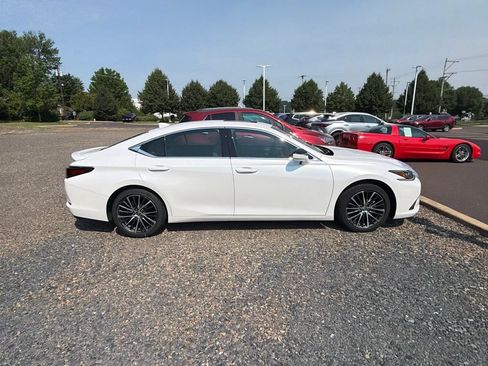 Used 2025 Lexus ES 350 w/ Premium Package FWD image 4