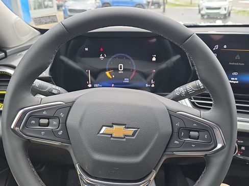 New 2025 Chevrolet Trax LT w/ Driver Confidence Package image 12