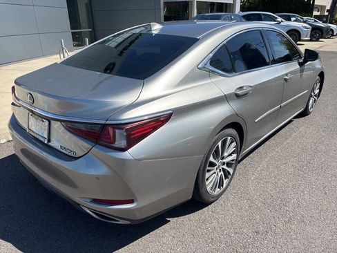 Used 2019 Lexus ES 350 w/ Premium Package FWD image 4