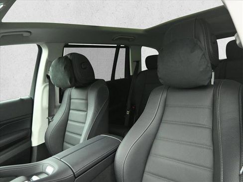 New 2026 Mercedes-Benz GLS 450 4MATIC image 9