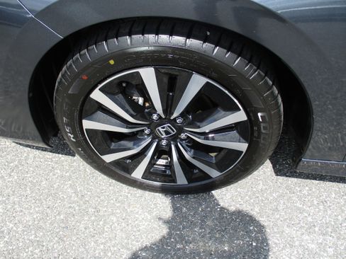 Certified 2022 Honda Civic EX image 9