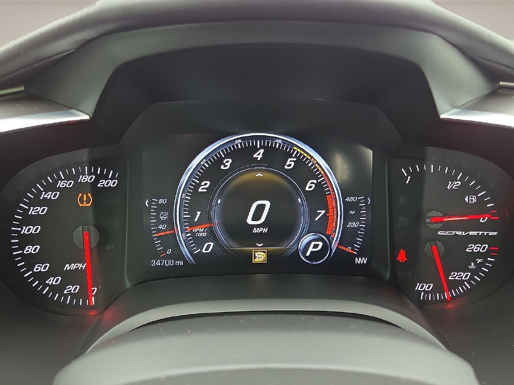 Used 2018 Chevrolet Corvette Stingray Coupe RWD image 15