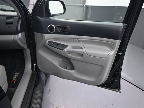 Used 2013 Toyota Tacoma PreRunner w/ SR5 Pkg image 11