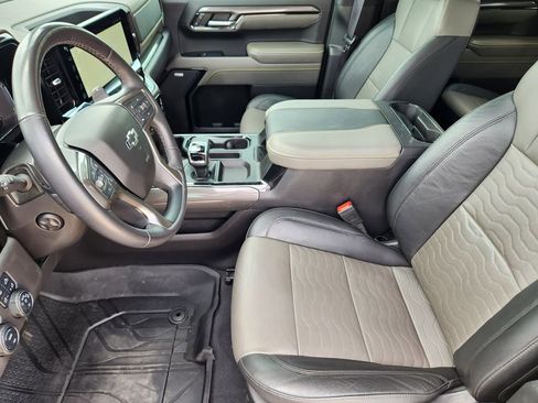 Used 2023 Chevrolet Silverado 1500 ZR2 w/ Technology Package image 13