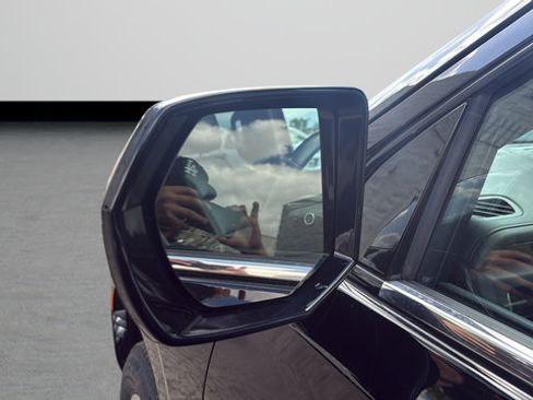 Used 2024 Chevrolet Tahoe LT AWD/4WD image 30