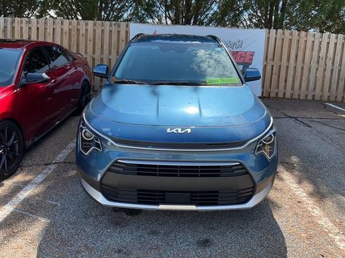 Used 2024 Kia Niro EX FWD image 2