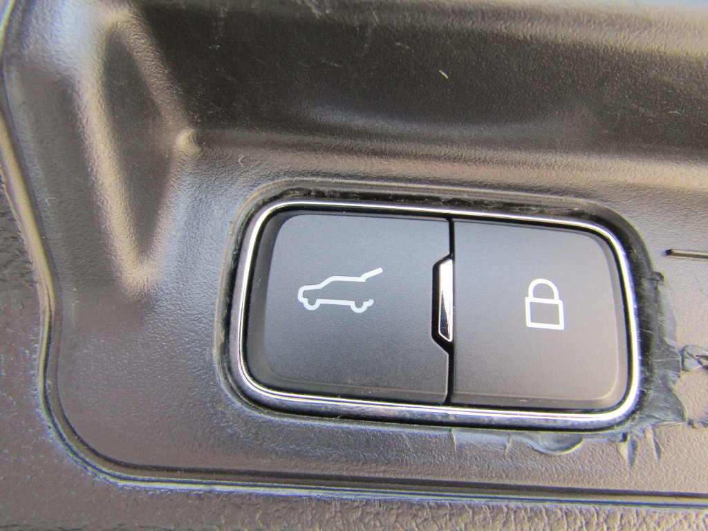 Used 2022 Ford Explorer ST w/ Equipment Group 401A AWD/4WD image 22