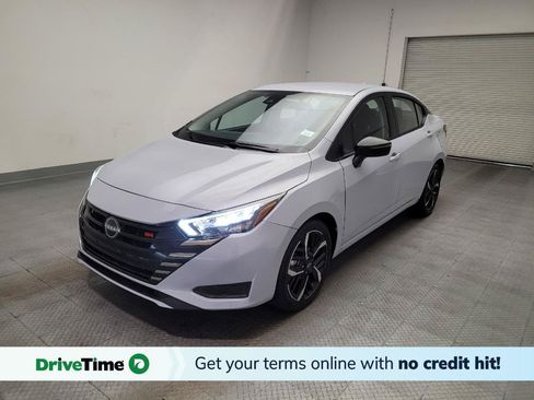 Used 2025 Nissan Versa SR FWD image 1