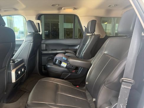 Used 2023 Ford Expedition XLT RWD image 20