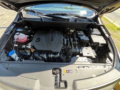 Used 2025 Kia Sportage LX FWD image 32