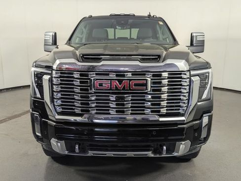 Used 2025 GMC Sierra 3500 Denali w/ Denali Reserve Package AWD/4WD image 3