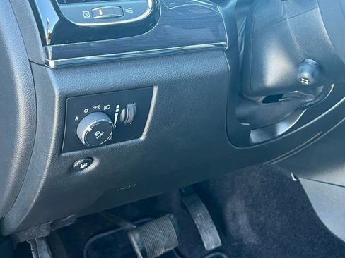 Used 2019 Jeep Grand Cherokee Overland AWD/4WD image 26